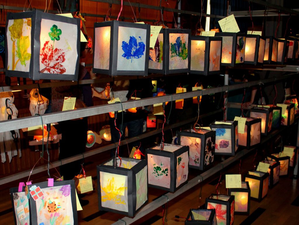 saint martin, handcraft, lantern-1035703.jpg